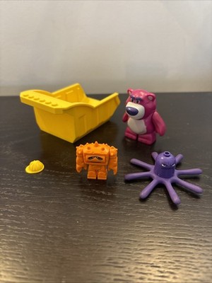 LEGO Toy Story: Lotso's Dump Truck (7789) Minifigures And Parts