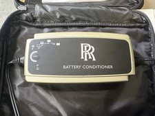 Rolls Royce Cullinan, Dawn, Ghost Trickle Charger Battery Conditioner OEM EU PLU
