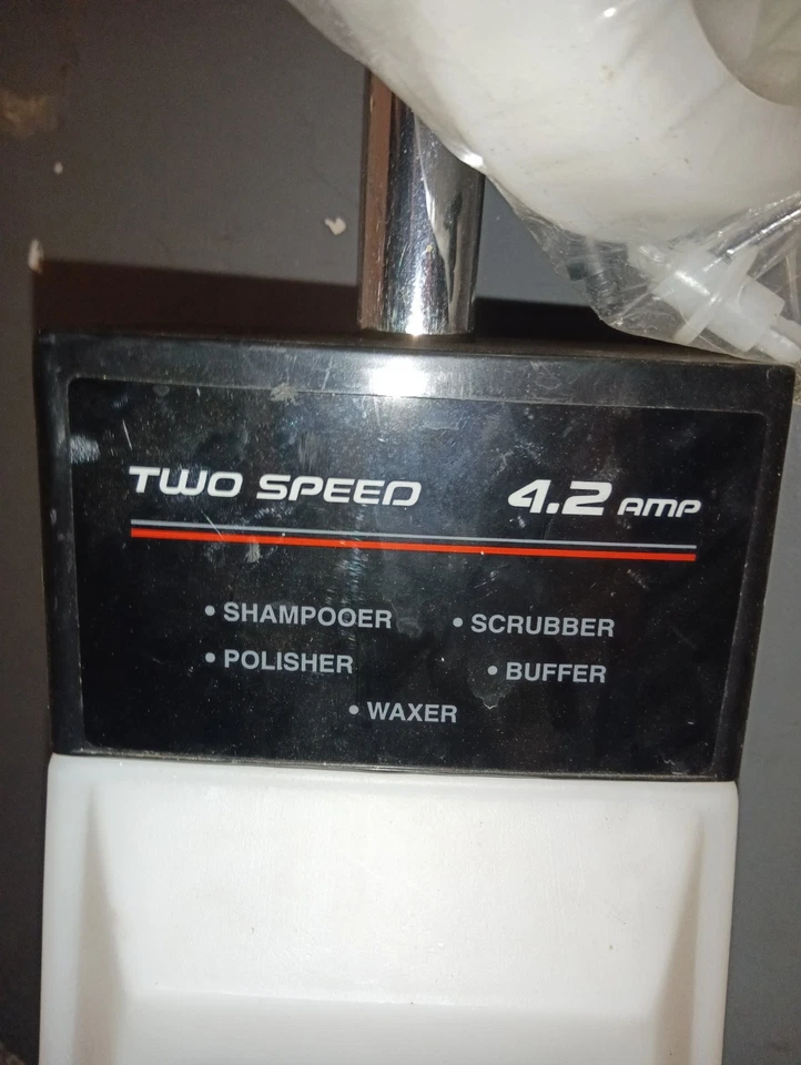 Champú comercial para pisos y alfombras Koblenz KO-P2600 Foto 3 de 4