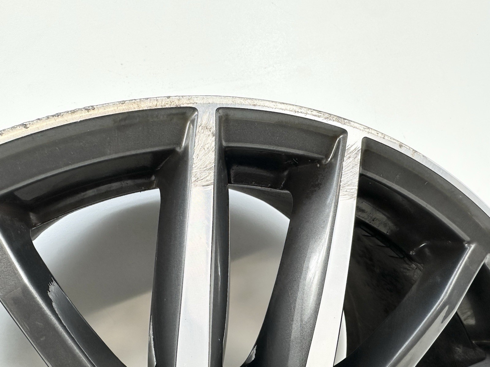 Rear Maserati Ghibli OEM Wheel 19” 2014-19 Factory Original Rim 670016855 READ