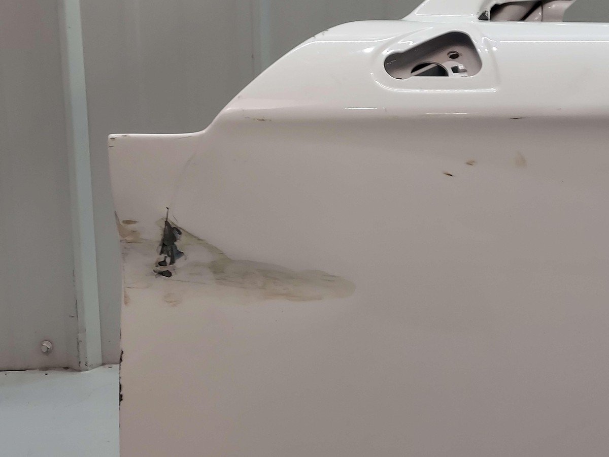 05-06 FORD GT GT40 SUPERCAR LH LEFT DOOR WHITE *DENTED/GOUGED