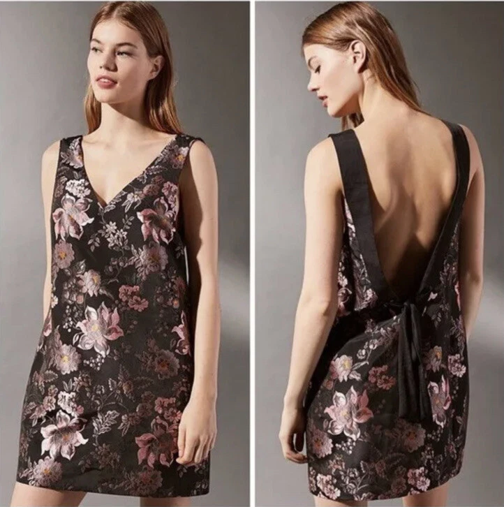 Vestido Urban Outfitters Negro Floral Jacquard Abierto Espalda en V Corbata Cambio, Talla XS, Nuevo Foto 3 de 4