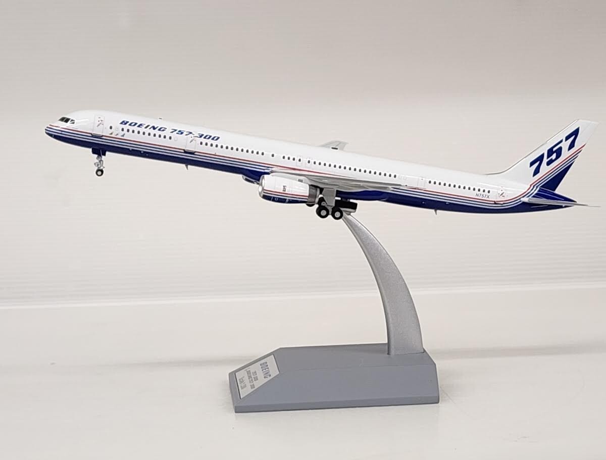 InFlight200 Boeing 757-300 House N757X with stand Ref