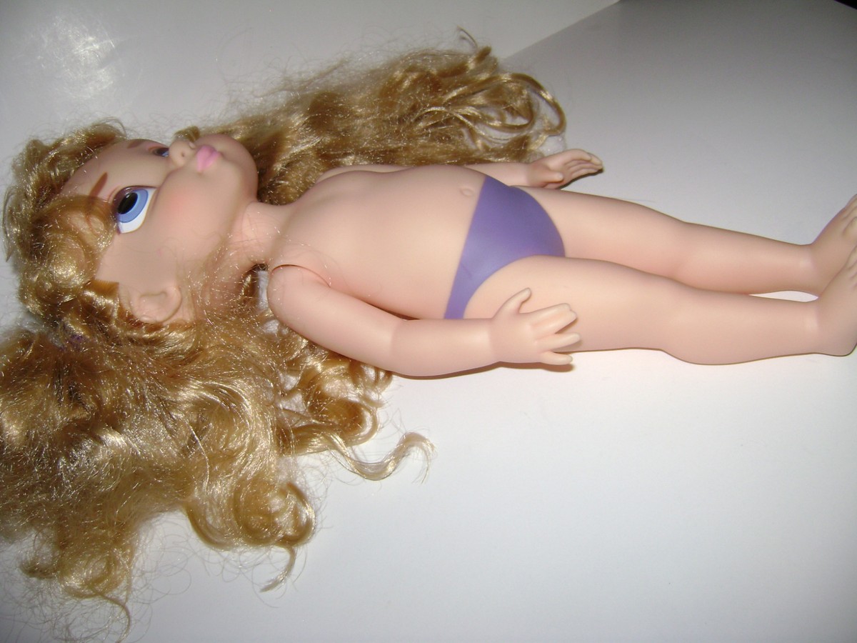 DISNEY ANIMATORS DOLL 16