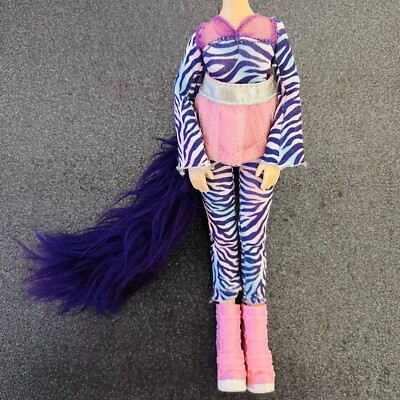 Bratz Catz Jade Puppenoutfit - Ganzkörper Turnanzug, Rock, Schwanz & Schuhe. Katzen