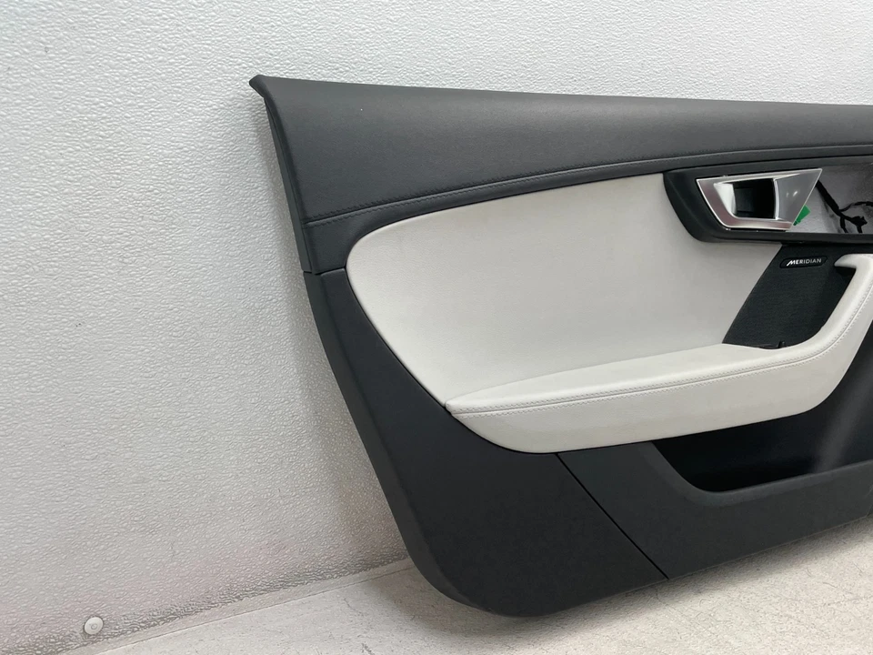 Panel de cubierta de puerta interior del conductor delantero izquierdo Jaguar F-Type 15 1611 OEM Foto 3 de 4