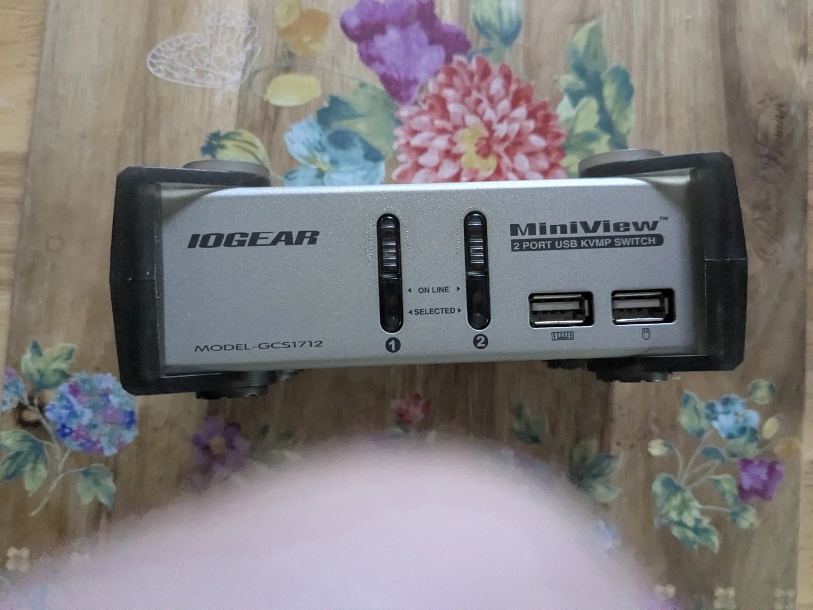 2-Port USB KVM Switch with VGA