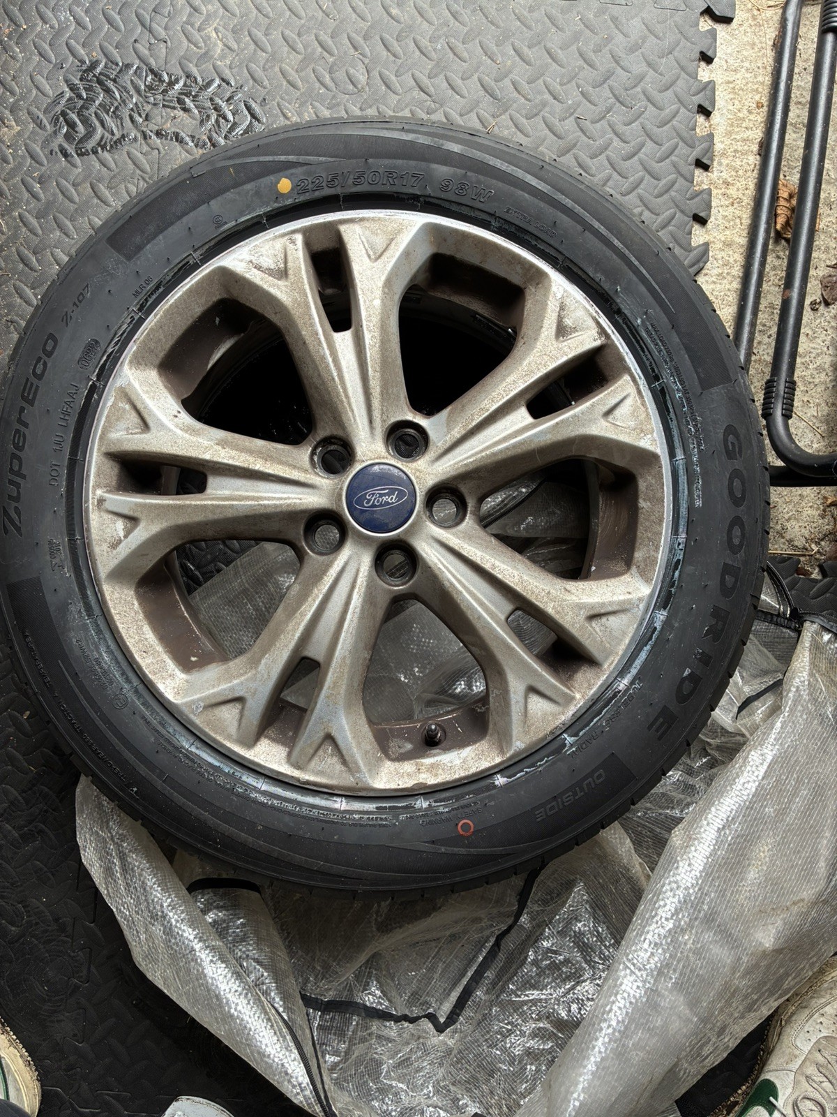 17 INCH FORD GALAXY ALLOY WHEEL RIM & TYRE 225/50R17 AM211007AA TITANIUM