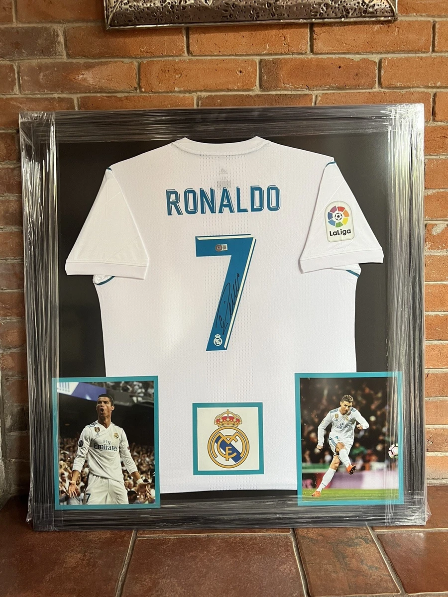 RONALDO autograph jersey shoe photo display