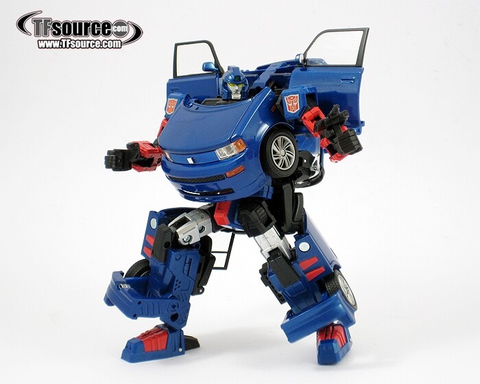 Takaratomy Transformers Binaltech BT-16 Skids feat. Toyota