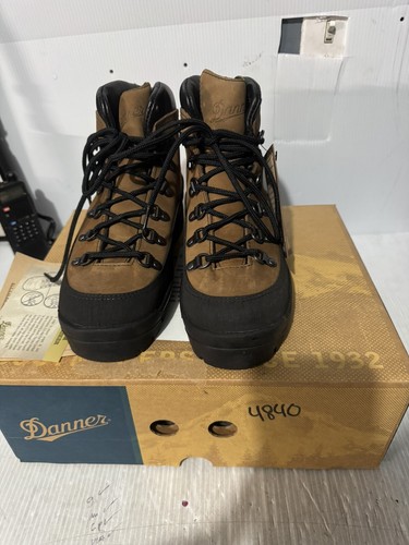 Danner Combat Hiker Boots 43513X Vibram Sole Men’s Size 6XW Brown Leather