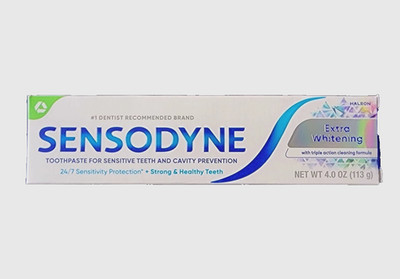 Sensodyne Extra Whitening 4oz Toothpaste   Sensitive Teeth   New   Fast Shipping