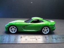 Auto World 2017 Dodge Viper GTC green - Loose 1:64 deluxe