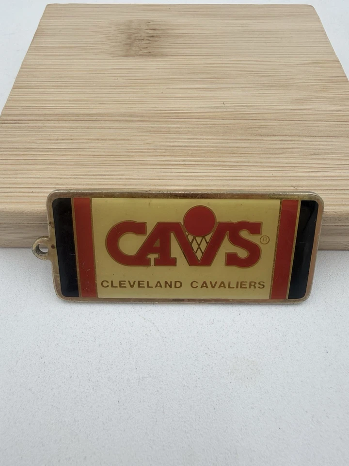 Vintage 1989 NBA Cleveland Cavaliers Cavs Logo Souvenir Collectors Keychain - Image 2 of 4