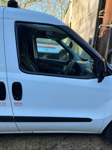 FIAT DOBLO 2010 - 2019 DRIVERS FRONT DOOR WHITE