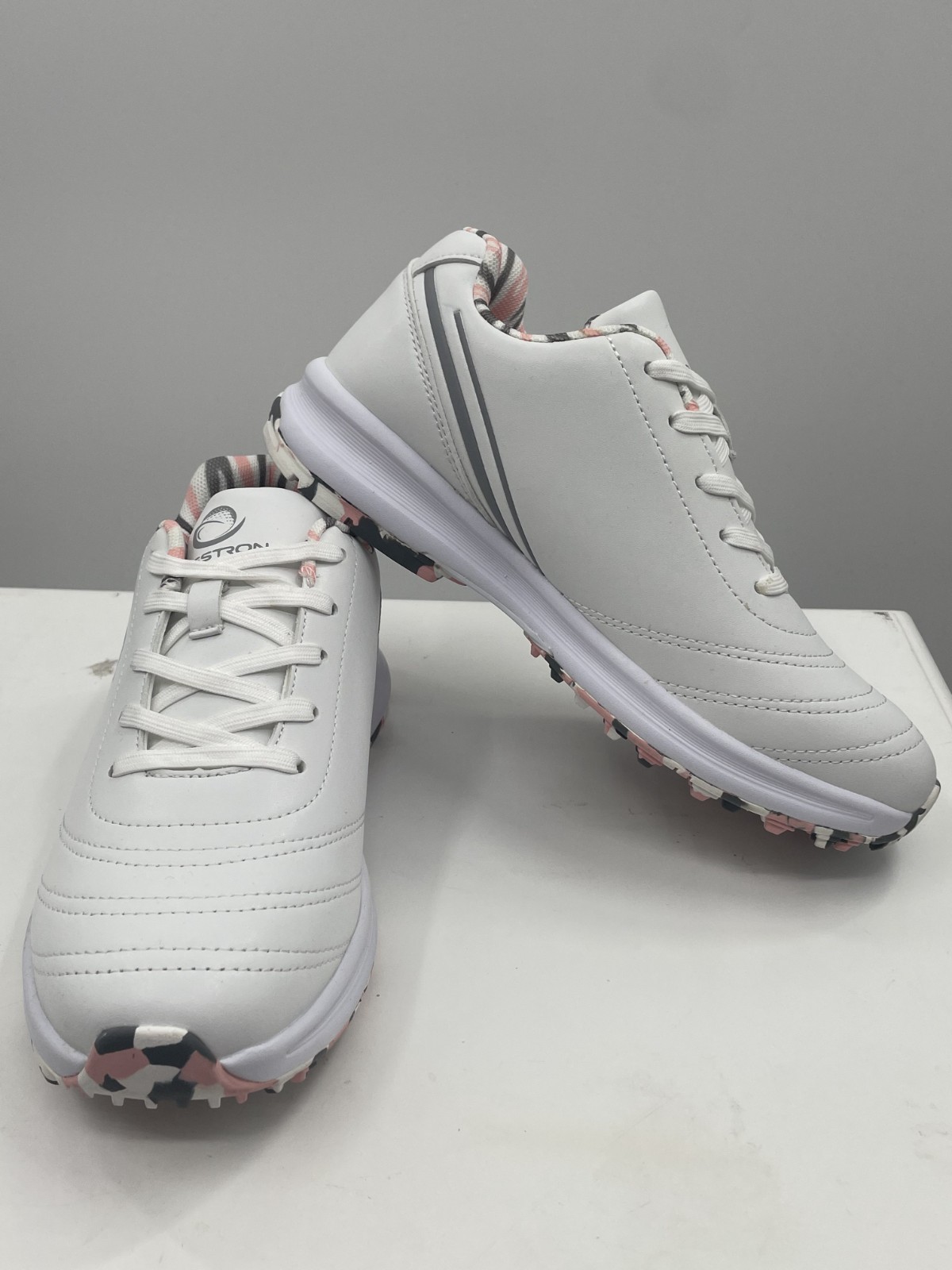 Women's 7 Gray Lace Up Low Top