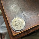 1978 D BU EISENHOWER (IKE) DOLLAR RAINBOW TONED SHIPPED IN HARD PLASTIC HOLDER — photo 3