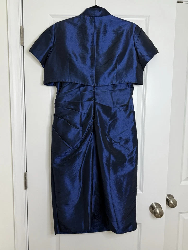 Vestido y chaqueta corta DAVID’S BRIDAL azul tafetán iridiscente acanalado talla 16 usado en excelente estado Foto 4 de 4