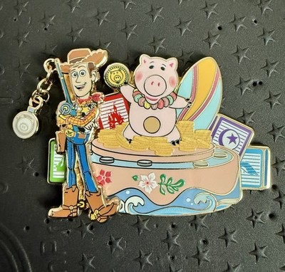 Disneyland Shanghai Trading Pin Trading Fun Day - Woody Ham Game Booth Box Set
