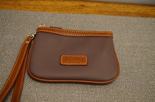 Dooney & Bourke Peeble Leder Umhängetasche mit Med. Armband BX64B EL Neu ohne Etikett - Bild 17 von 19