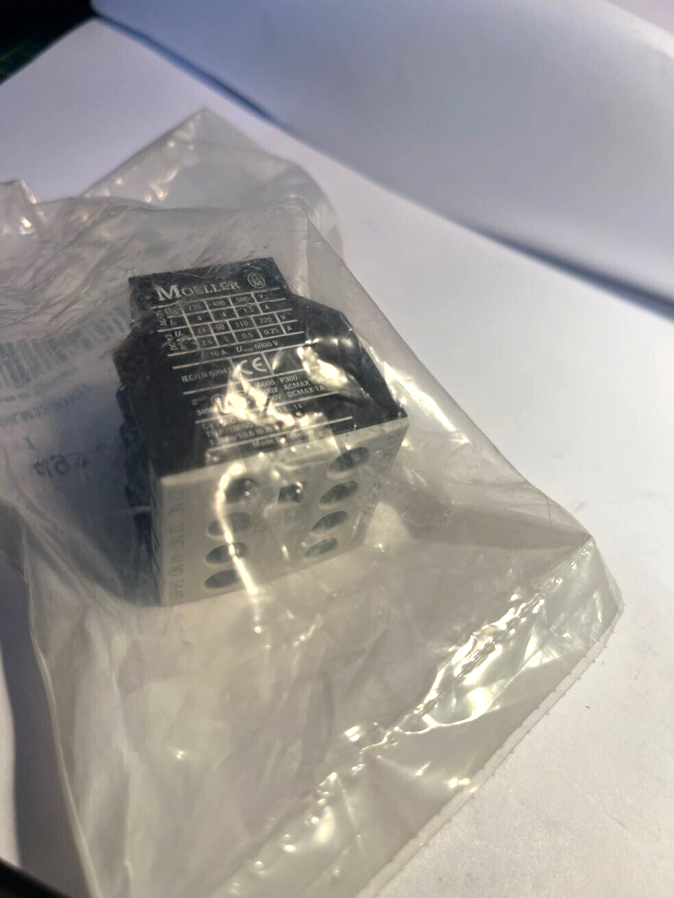 Moeller DILM32-XHI22 Auxiliary Switch Component Auxiliary Contact Module 2NO+2NC