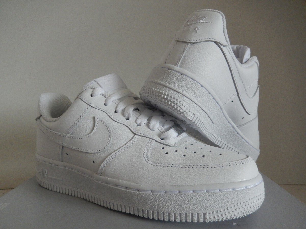 WMNS NIKE AIR FORCE 1 07 