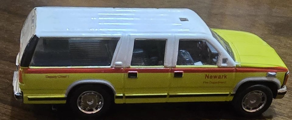 3.5" Code 3 1/64 Diecast GMC Suburban Newark Fire Department Collector Truck - Image 3 of 4