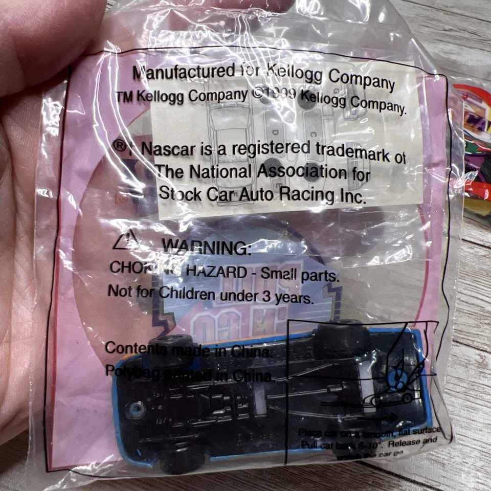 Terry Labonte #5 Hot Wheels Monte Carlo Kelloggs Pull N Go (1999) Tony the Tiger Foto 4 de 4