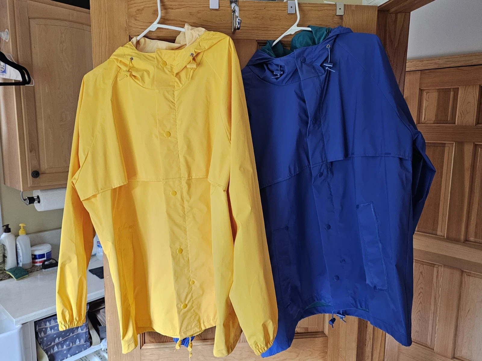 Lands' End Unisex Waterproof Rain Jacket W/Hood Yellow or Blue XL 46-48 Vented
