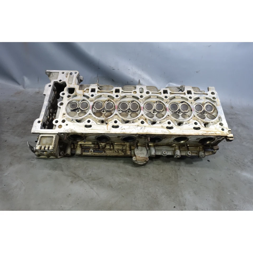 Culata de motor BMW N52 N52N 3,0 L 6 cilindros dañada con válvulas 2006-2013 OEM Foto 2 de 4