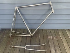 Vintage FREJUS/LEGNANO Frame & Fork • Campy Dropouts • 61cm c-c; 58cm tt.   (TR)