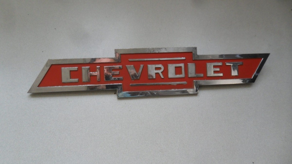 1966 66 Chevy P10 Step Van Nose Emblem 18