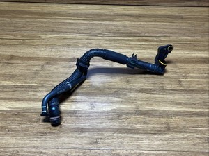 2016-2018 Audi Q5 2.0L Engine PCV Breather Vent Hose 06L103213AD OEM