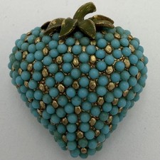 VINTAGE CINER GOLD PLATE ENAMEL FAUX TURQUOISE STRAWBERRY BROOCH