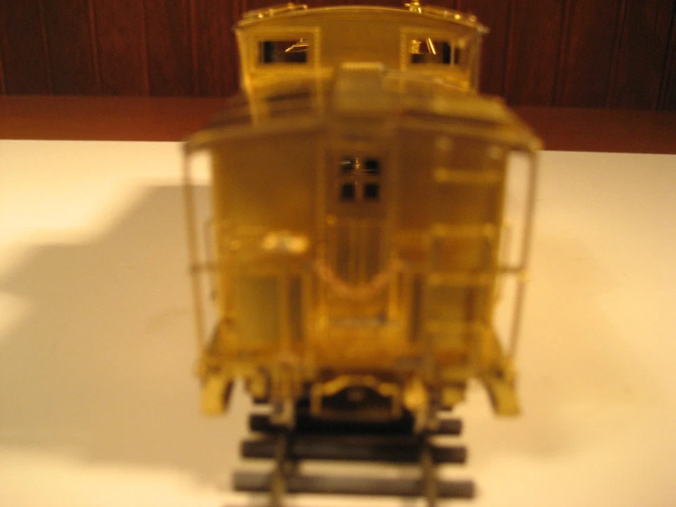 Overland Models HO Brass Norfolk & Western CG Steel Caboose #518381 - 518404 - Image 4 of 4