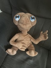 Universal Studios Park Exclusive E.T. Extra Terrestrial Stuffed Plush 12 RARE