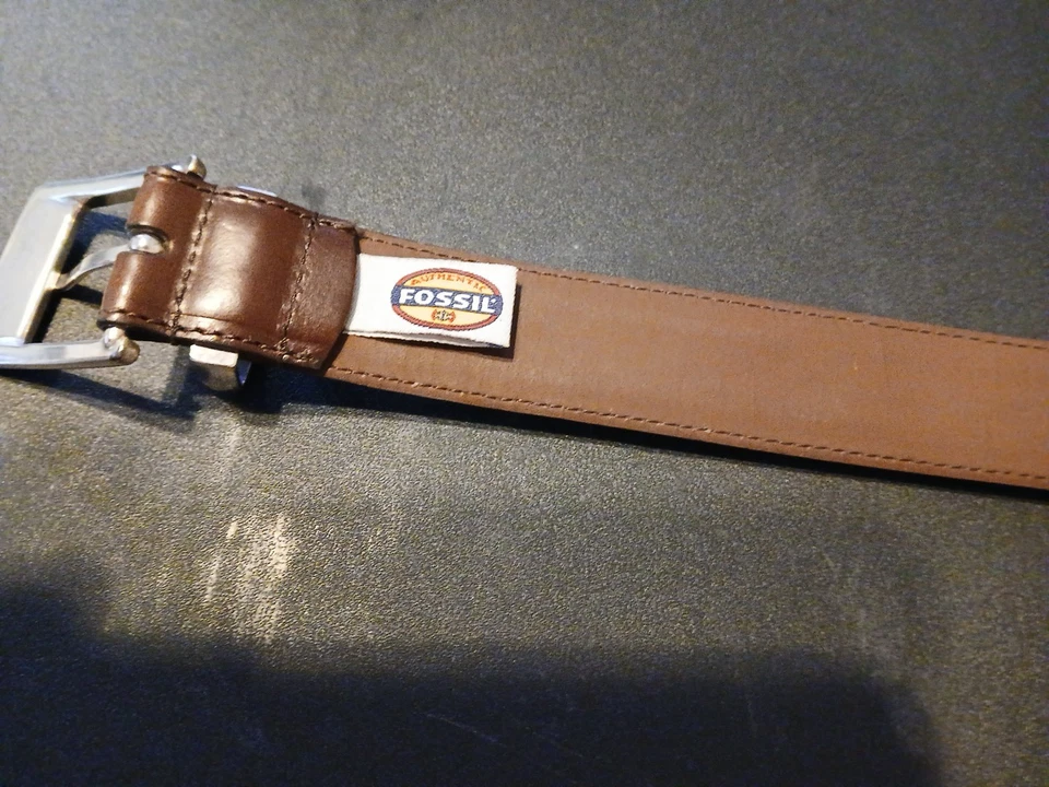 Пояс Fossil женский размер L коричневый кожаный серебристый фурнитура металлическая пряжка 36 - Изображение 3 из 4