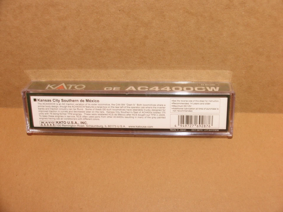 Kato KCS Kansas City Southern de Mexico AC4400CW #4555 Locomotive 176-7046 NIB - Image 3 of 4