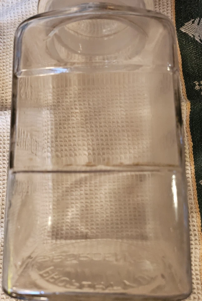 Botella de vidrio boticario de leche malteada Borden's con fuente de soda Li, 9"h Foto 3 de 4