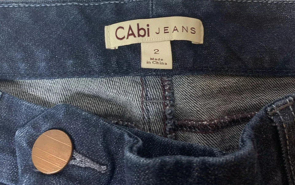 Pantalones cortos de mezclilla para mujer Cabi Bermuda lavado oscuro talla 2 estilo 891 Foto 3 de 4