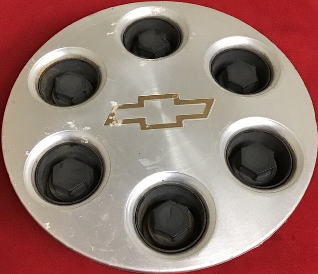 ONE 2000 2003 Chevy AVALANCHE SUBURBAN 1500 TAHOE Wheel Center Hub