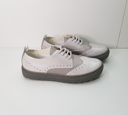 GEOX RESPIRA ITALIAN PATENT SIZE 2.5UK EUR35 GIRLS BOYS WATERPROOF BROGUE SHOES - Picture 2 of 12