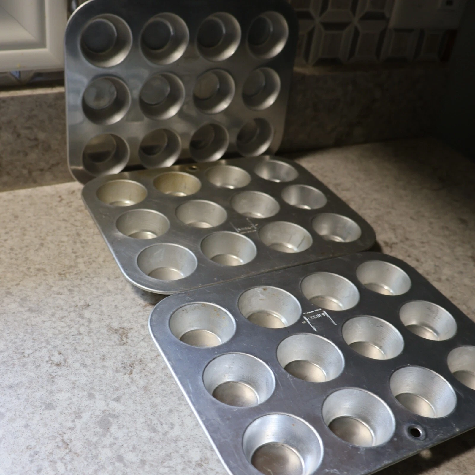 Mirro Mini Muffin Cupcake Pans Aluminum 2” 12 Cup Kitchen Baking Tins VTG🧑🏼‍🍳