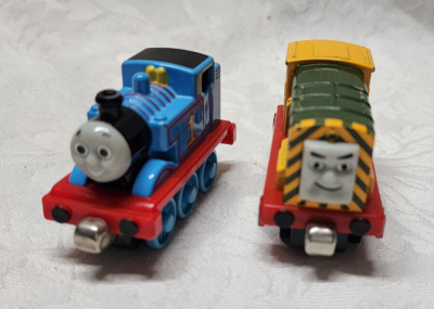 Thomas the Tank Sodor Ironworks Iron Arry Magnetic Train Cars 3