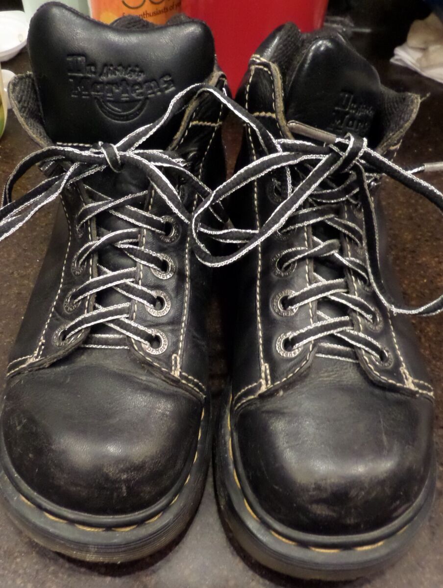 Vintage Dr. Martens Made in England 8542 Size 5 AW 004 Black Vintage Dr. Martens Made in England 8542 Size 5 AW 004 Black