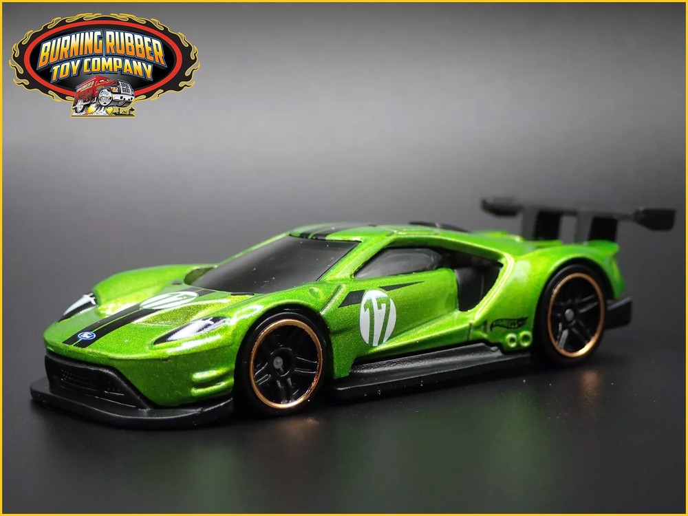 2017-2022 Ford GT Race Supercar Green 1:64 Diecast Model Car with Diorama