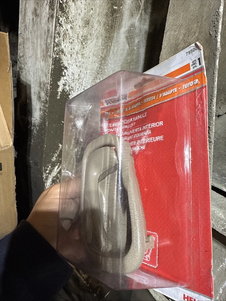 室内门把手 Dorman 79500 适合 98-02 丰田卡罗拉 — 第 2/4 张图片