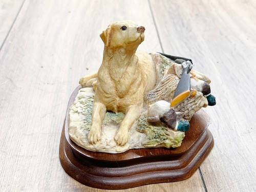 VINTAGE BORDER FINE ARTS FIGURINE ORNAMENT OF DOG - AYRES BA LABRADOR / SHOTGUN - Picture 2 of 11