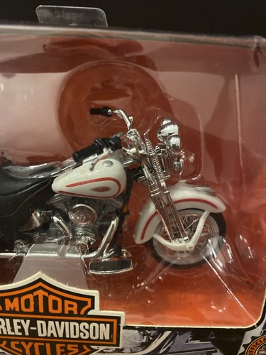 Harley Davidson 1/18 scale Motorcycle 1997 Diecast Heritage Springer by Maisto - Picture 3 of 17