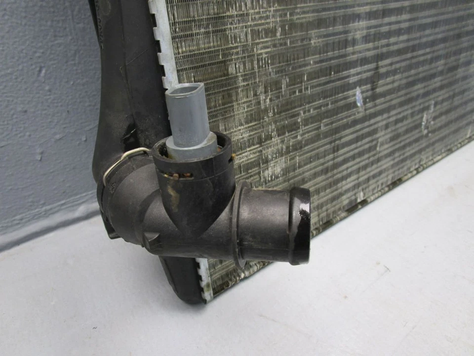 Kühler Wasserkühler für VW  TOURAN (1T1, 1T2) 70823077 8MK376726-704 CR761000S - Image 3 of 4